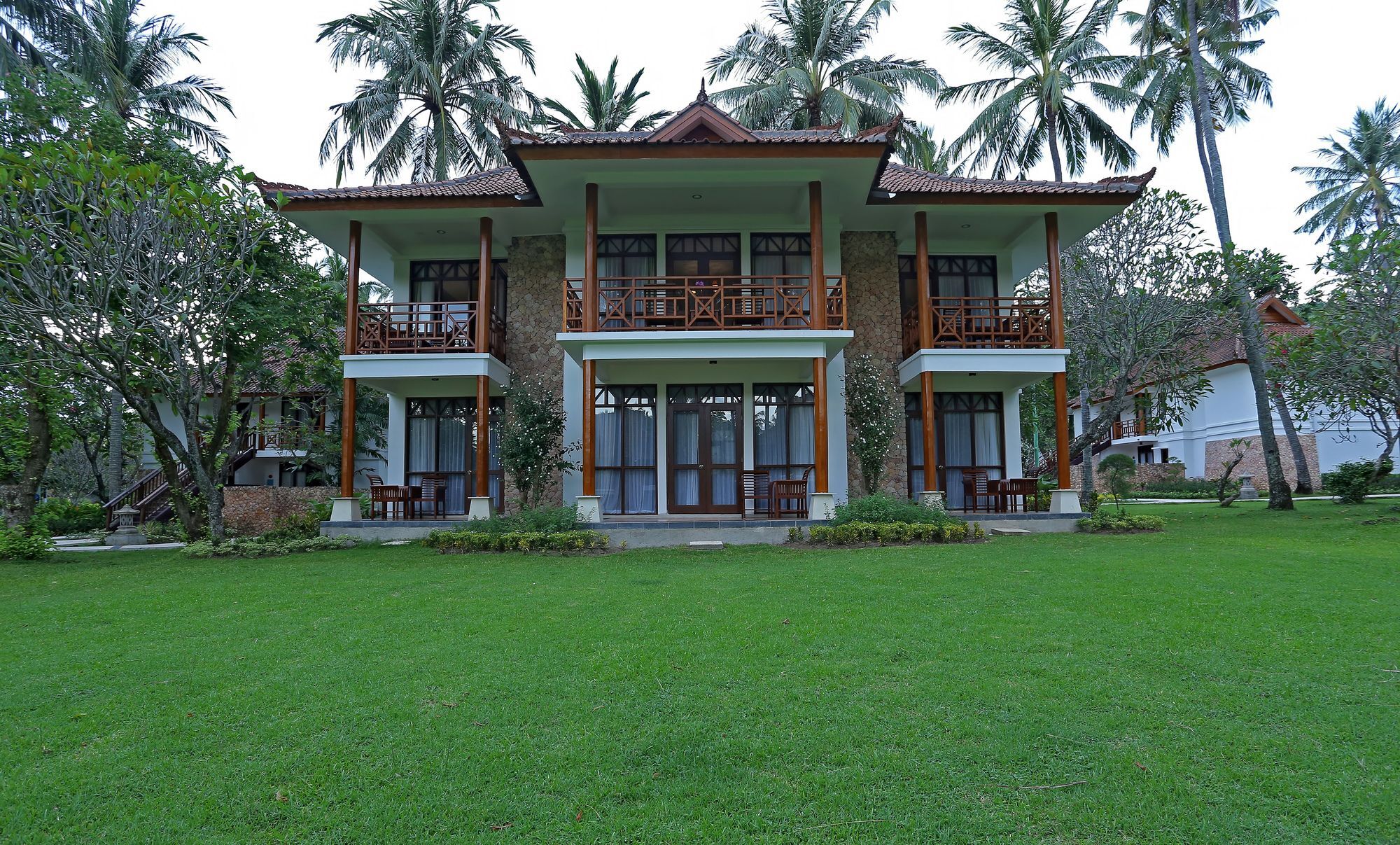 Mangsit Suites By Holiday Resort Lombok Exterior photo
